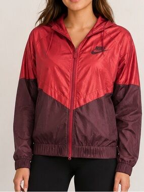 Nike Women’s Windrunner Windbreaker Red Maroon Colorblock Jacket Size L